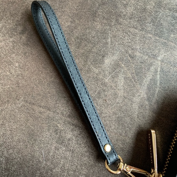 Used Michael Kors Wallet/Wristlet - Picture 2 of 4